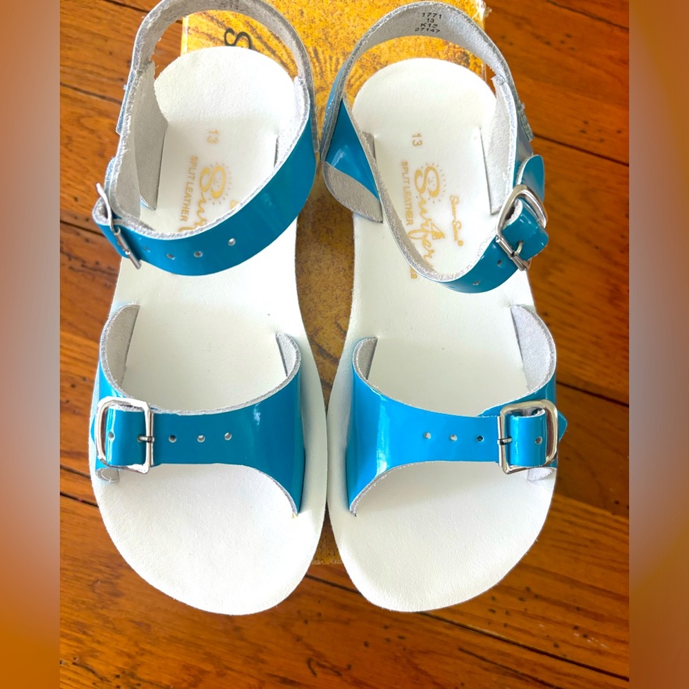 NWT Turquoise Sun Sans